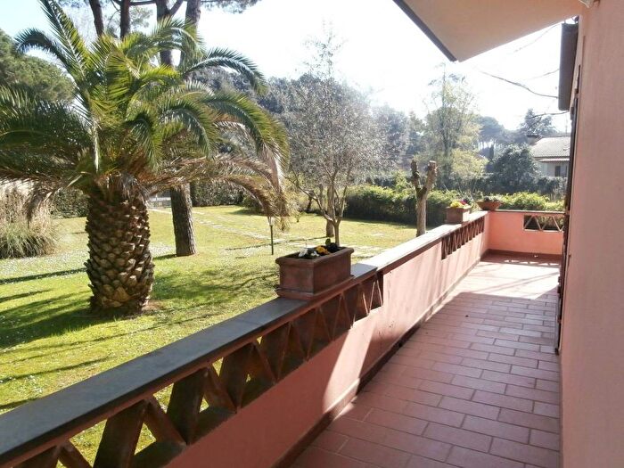 Casa con 5 locali in affitto in Via delle Vignette, Pietrasanta