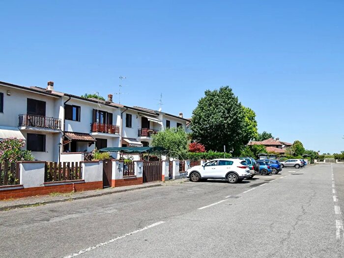 Casa con 5 locali in vendita in Via Tobagi a, Noviglio