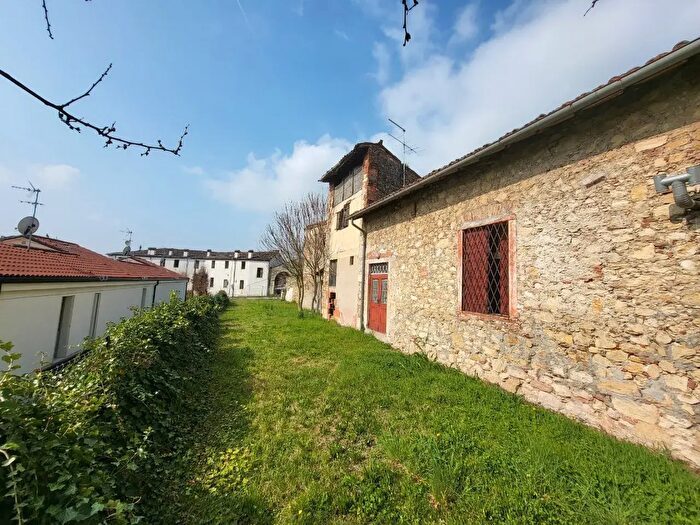 Casa monolocale in vendita in Creazzo