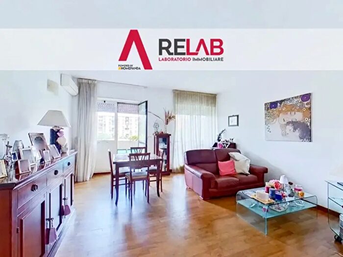 Appartamento quadrilocale in vendita in Viale degli Eroi di Cefalonia, Roma