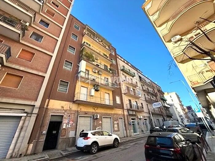 Appartamento con 5 locali in vendita in Via a Cesare Carelli, Foggia