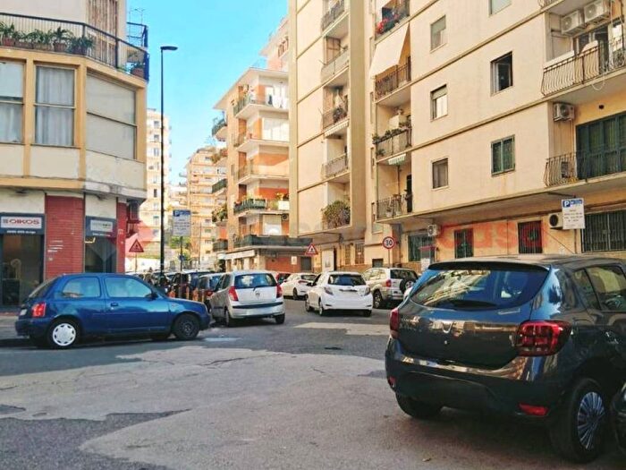 Appartamento trilocale in affitto in Via Pietro Mascagni, Vomero, Napoli