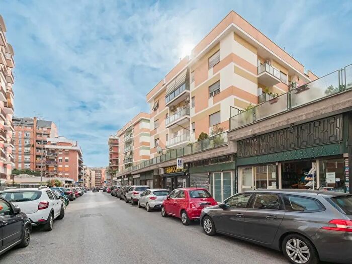 Appartamento bilocale in vendita in Via Vacuna, Roma