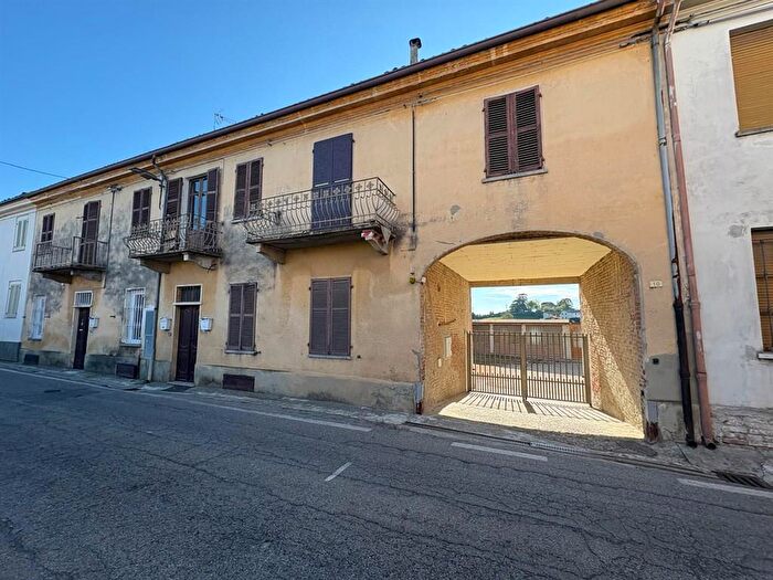 Casa con 10 locali in vendita in Via G Marconi, Scurzolengo