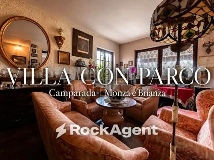 Casa con 5 locali in vendita in Viale Grigna, Camparada