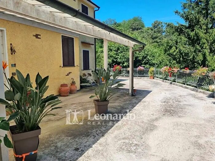 Casa con 9 locali in vendita in Via Cerro Grosso, Pietrasanta