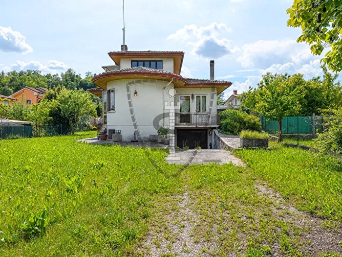 Casa con 6 locali in vendita in Via Piazza Cimberle, Mussolente