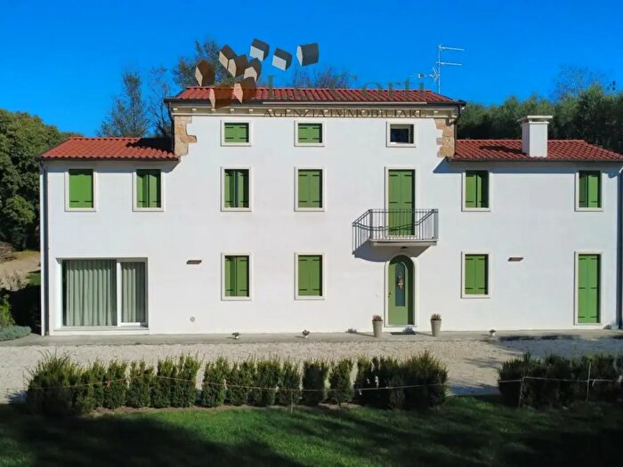 Casa con 6 locali in vendita in Vicenza