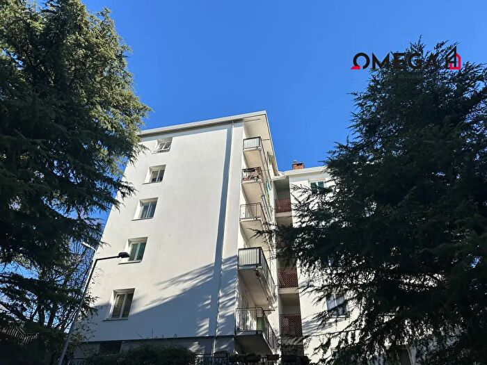 Appartamento trilocale in affitto in Via San Pasquale, Trieste