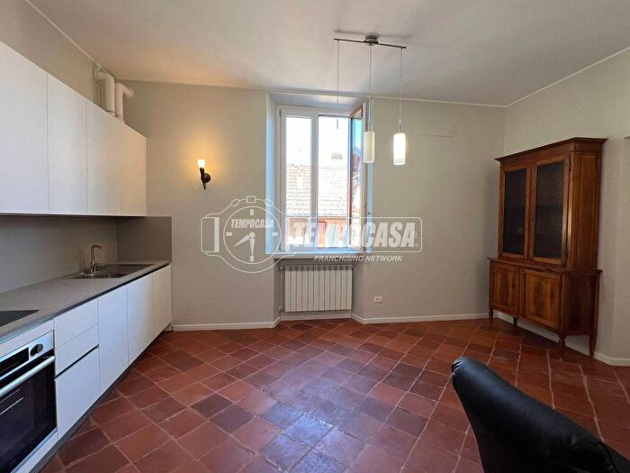 Appartamento trilocale in affitto in Centro, Adro