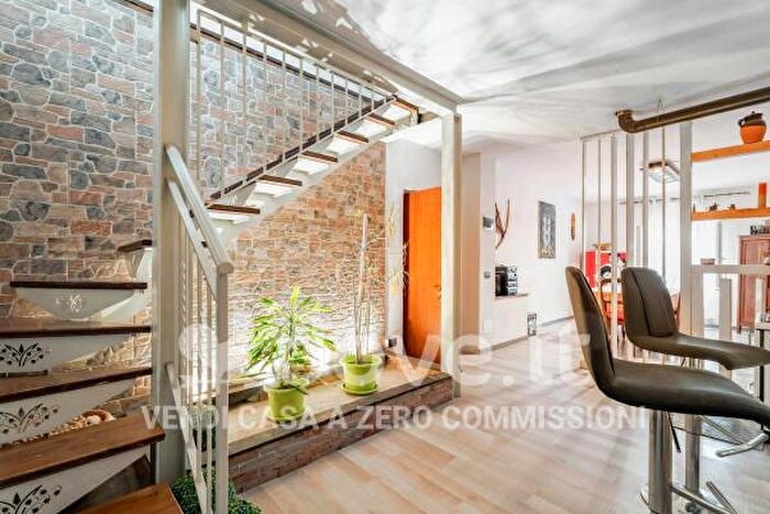 Appartamento con 5 locali in vendita in Via dei Fabi, Cugliate Fabiasco