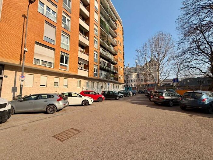 Appartamento trilocale in affitto in Piazza Giovanni Giolitti, Città Studi, Milano