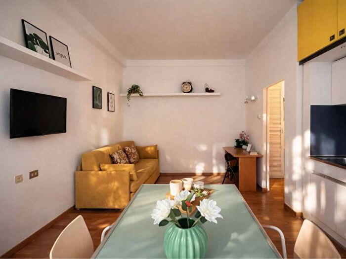 Appartamento monolocale in affitto in Via Giovanni Battista Pergolesi, Centrale, Milano