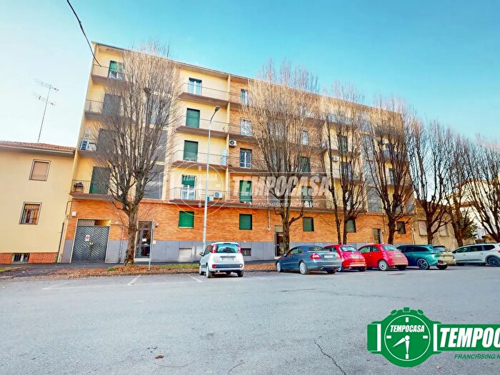 Appartamento trilocale in vendita in Via Medaglie dOro, Alessandria