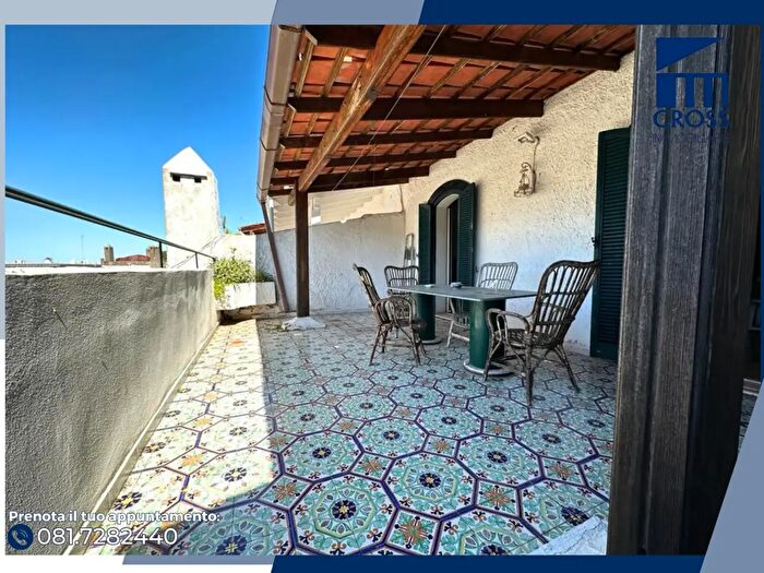 Appartamento quadrilocale in affitto in Via Casciaro, Ischia