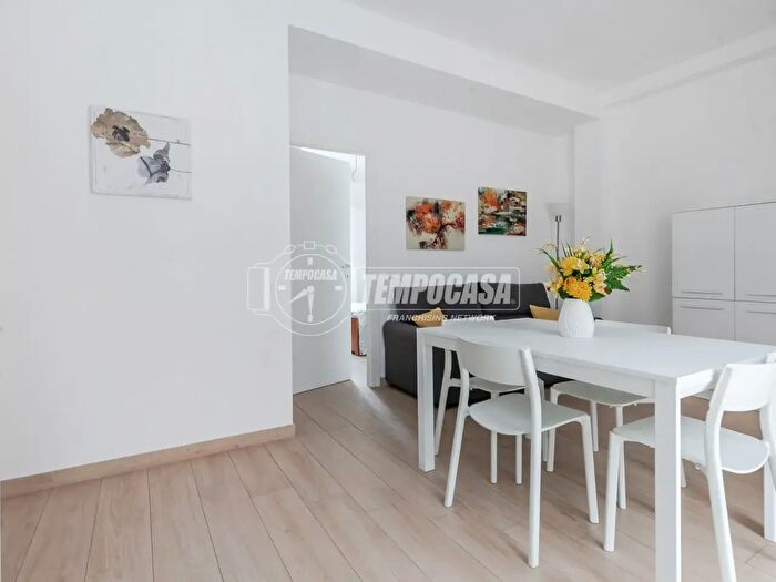 Appartamento bilocale in affitto in Via Legnone, Milano