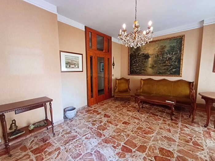 Appartamento trilocale in vendita in Via Tripoli Vercelli, Vercelli