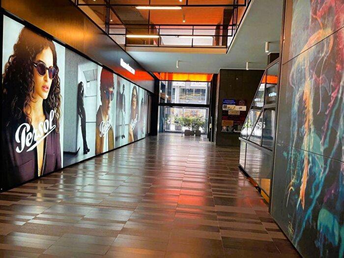 Appartamento trilocale in affitto in Via Ruggiero Settimo, Politeama Ruggiero Settimo, Palermo