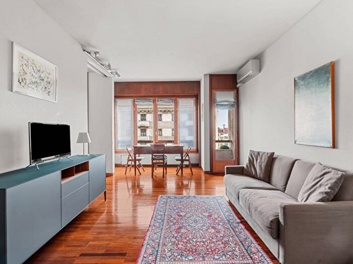 Appartamento bilocale in affitto in Via Antonio Canova, Arco della Pace, Milano