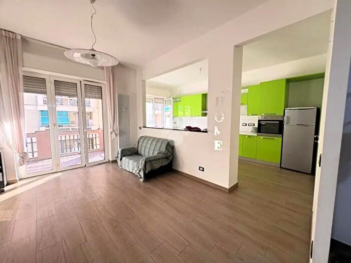 Appartamento quadrilocale in vendita in Lungobisagno Dalmazia, Genova