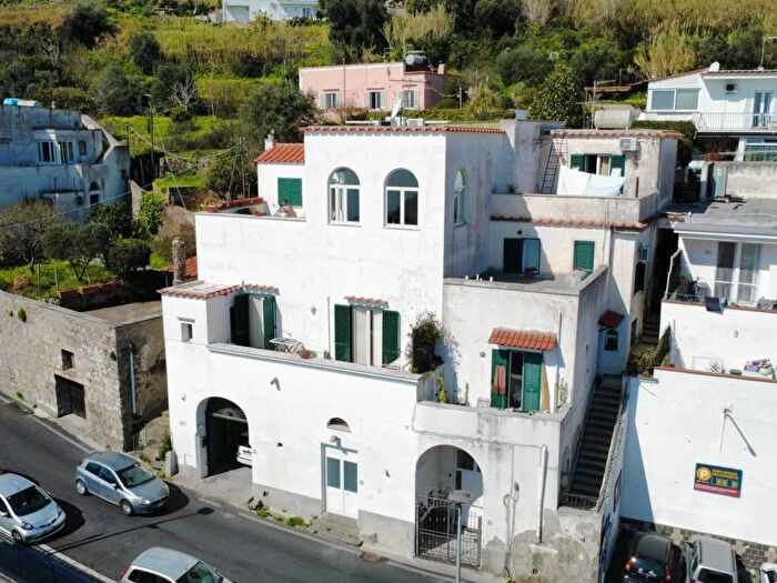 Appartamento bilocale in affitto in Via Corrado Buono, Barano dIschia
