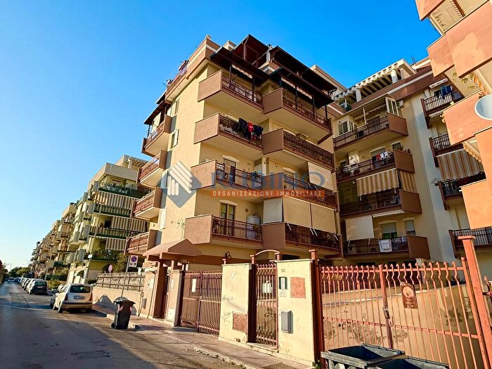 Appartamento quadrilocale in vendita in Via Cilea, Trani