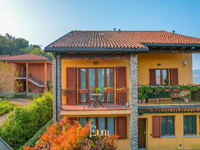 Appartamento trilocale in affitto in Via San Michele, Varano Borghi