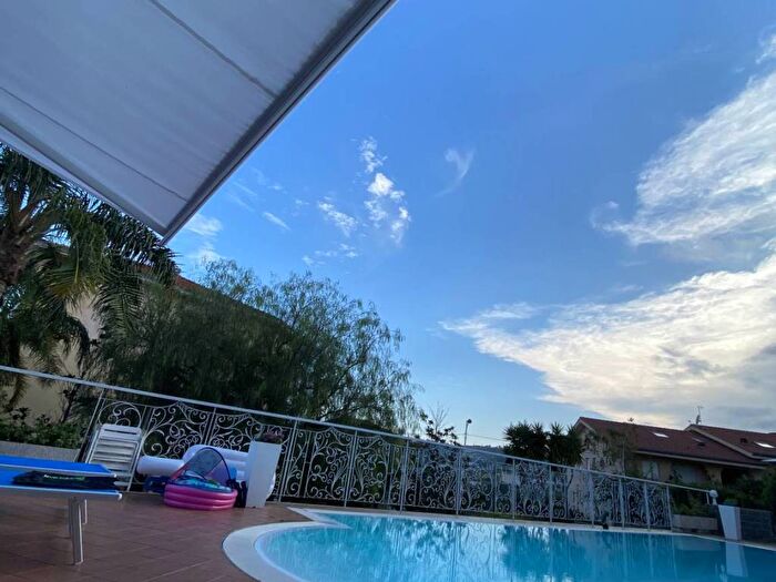 Casa con 6 locali in affitto in Strada Solaro, Solaro, Sanremo