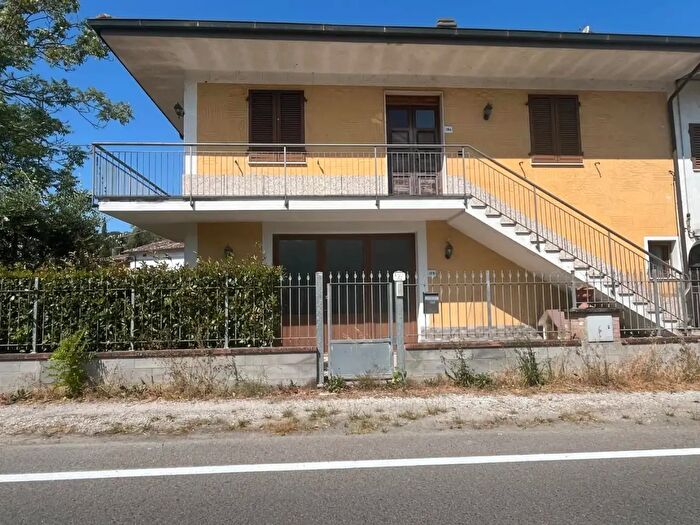 Casa con 5 locali in vendita in Palaia