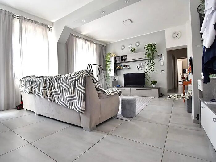 Appartamento trilocale in vendita in Via Garibaldi, Sala Baganza