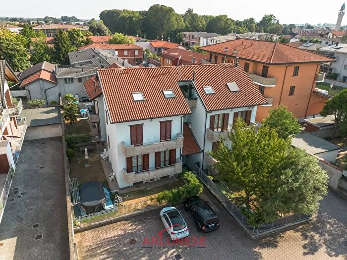 Appartamento trilocale in vendita in Vicolo Zara, Casorezzo