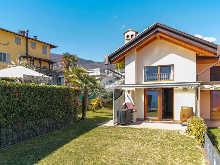 Casa trilocale in vendita in Via Belvedere, Tremosine