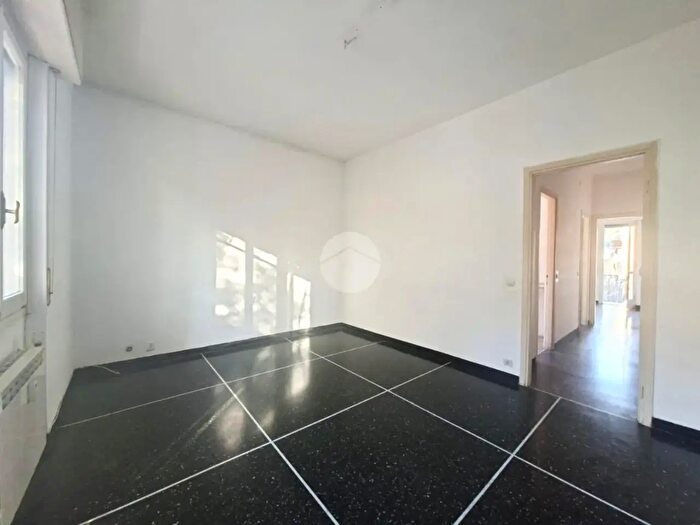 Appartamento quadrilocale in vendita in Piazza Aldo Gastaldi, Recco