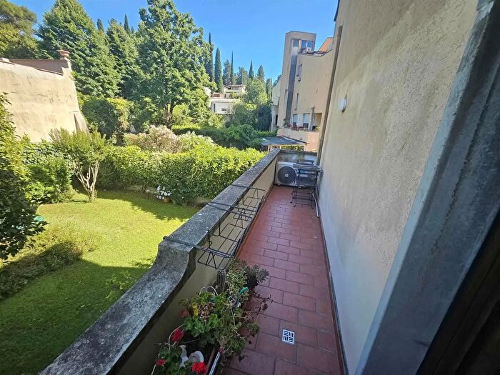 Appartamento con 5 locali in vendita in Via Dante da Castiglione, Firenze