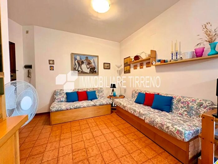 Appartamento trilocale in vendita in Le Roma, Massa