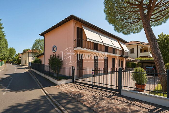 Casa con 5 locali in vendita in Via Confalonieri, Muggiò