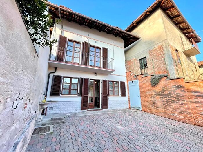Casa bilocale in vendita in Via Vittorio Alfieri, Corneliano DAlba