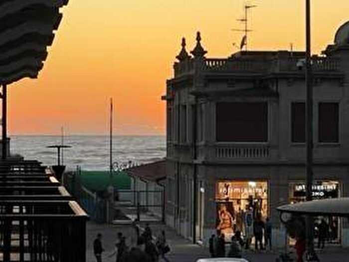 Appartamento quadrilocale in affitto in Lungomare, Viareggio