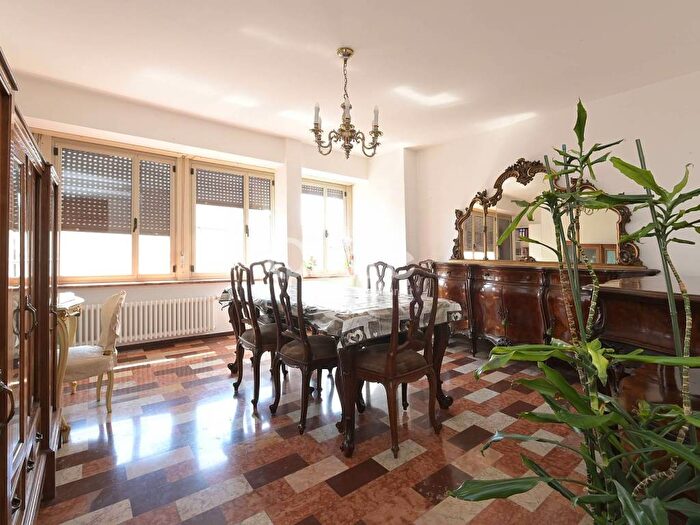 Appartamento con 5 locali in affitto in piazza san cristoforo, Centro Storico, Udine