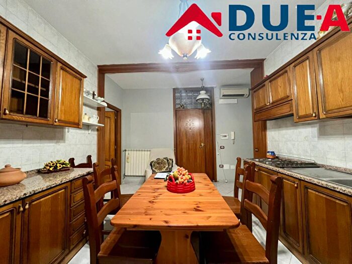 Appartamento trilocale in affitto in Via Aldo Cocchia, Chiaiano, Napoli