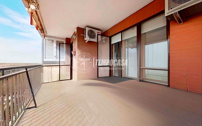 Appartamento quadrilocale in vendita in Via Bruno De Finetti, Roma