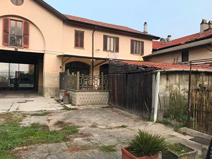 Case in Vendita e in Affitto - 3