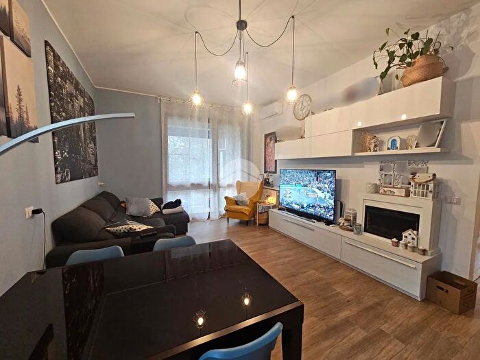 Appartamento trilocale in vendita in Via Andrea Costa, Trezzano Sul Naviglio