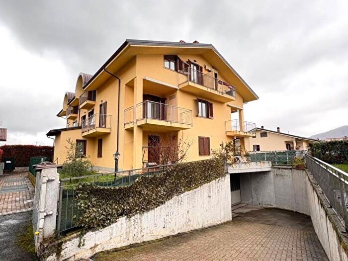 Appartamento quadrilocale in affitto in Via San Michele, Centro, Giaveno