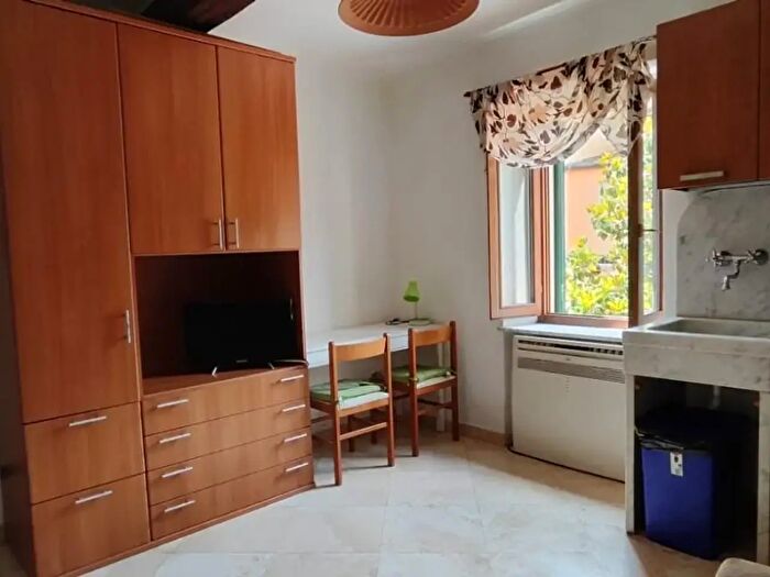 Appartamento monolocale in affitto in Carrara
