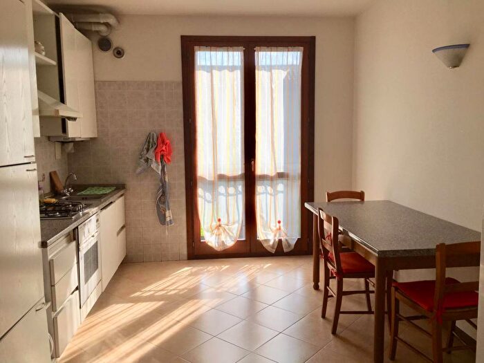 Appartamento trilocale in affitto in Via Romea, Centro, Legnaro