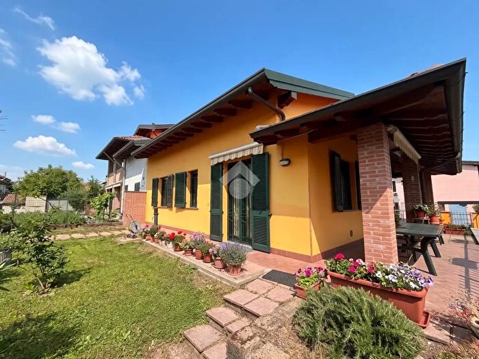 Casa trilocale in vendita in Via Milano, Grezzago