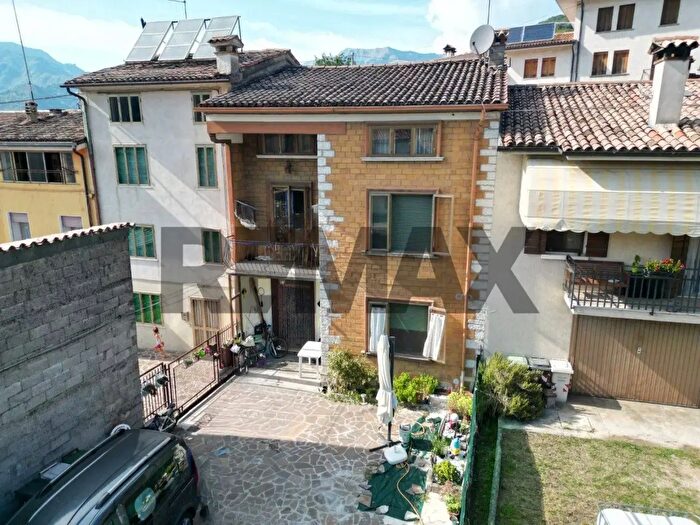 Appartamento con 5 locali in vendita in Via Canton, Segusino
