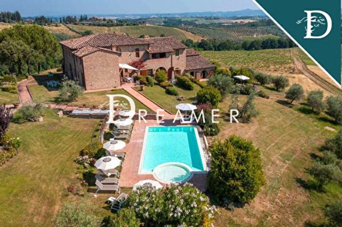Casa con 6 locali in vendita in Piazza della Cisterna, San Gimignano