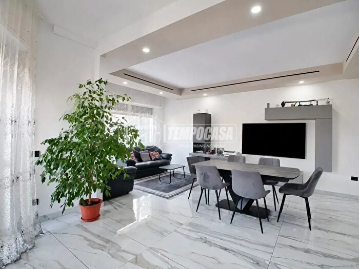 Appartamento trilocale in vendita in Novara